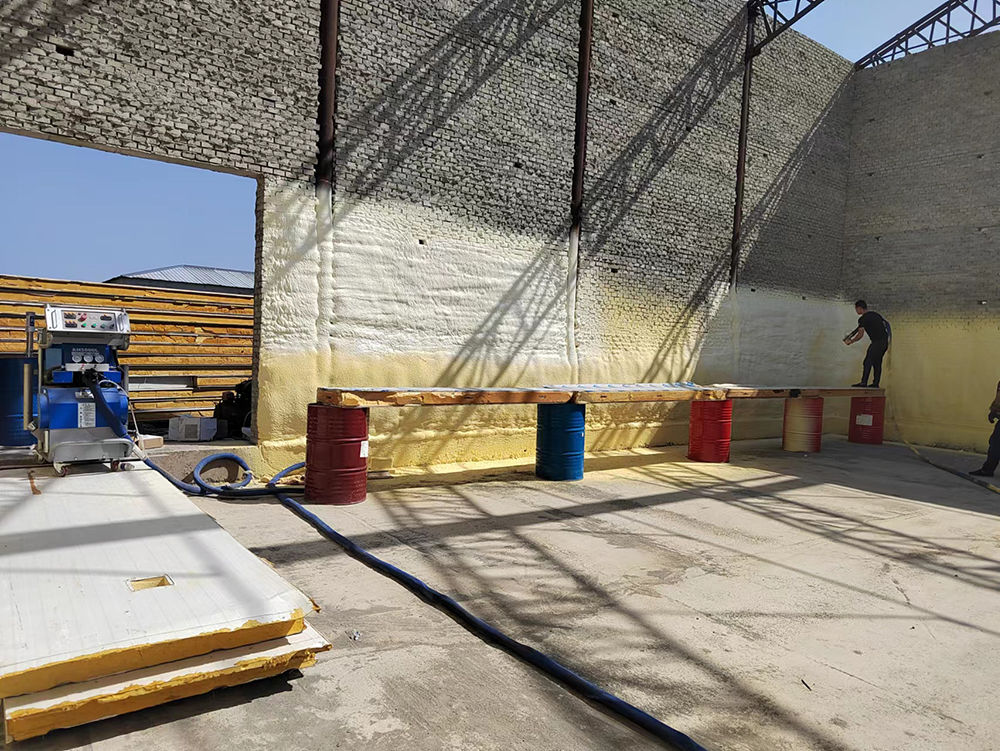 為啥大家都在用聚氨酯發(fā)泡機進行冷庫保溫？