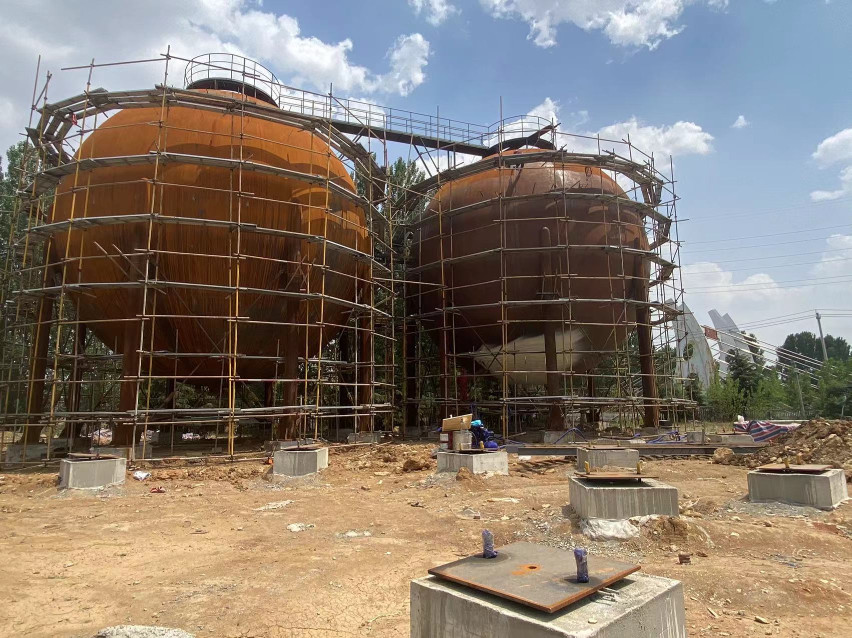 球罐聚氨酯發泡噴涂現場 球罐聚氨酯發泡噴涂現場